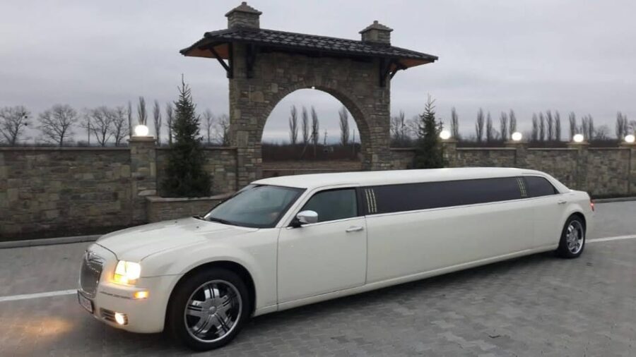 Bucharest Limousine & VIP Clubbing - What Makes This Tour Stand Out?