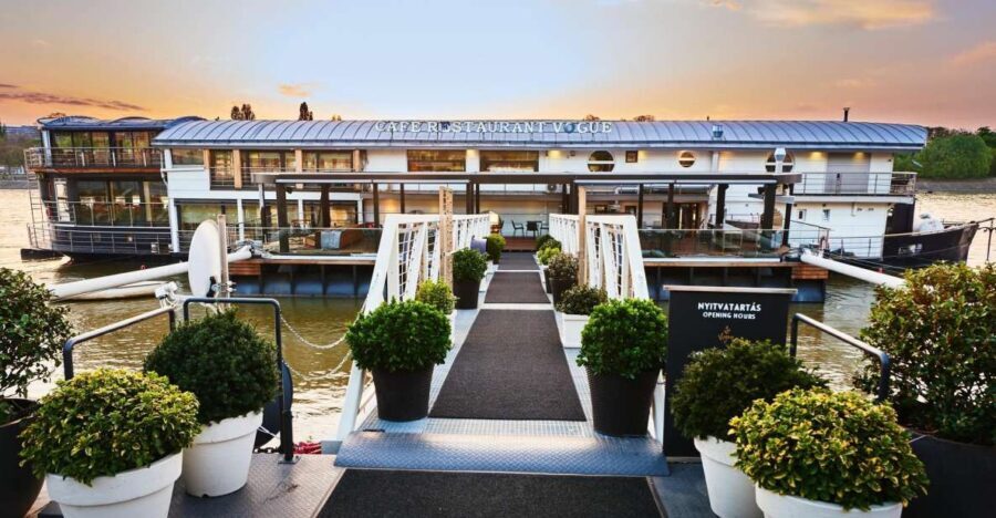 Budapest: 2-Course Dinner for 2 on a Boat Restaurant - Why Choose This Experience?