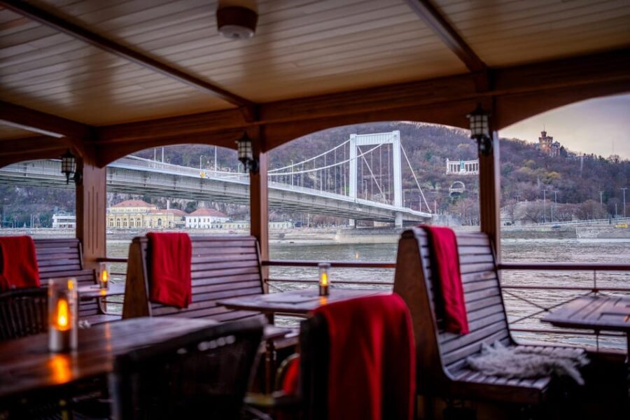 Budapest: Historic Cruise with Welcome Drink - Practical Considerations
