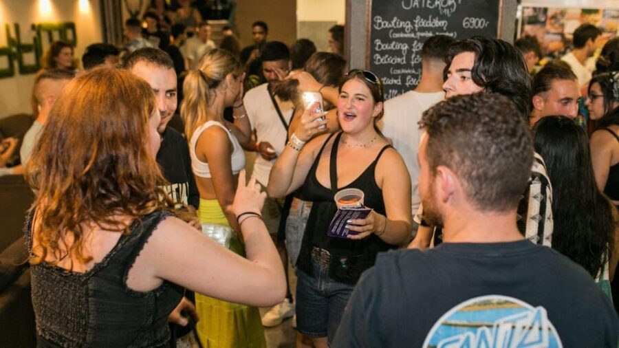 Budapest: Party District Bar-Hop with 2hr Unlimited Drinks - How the Tour Begins