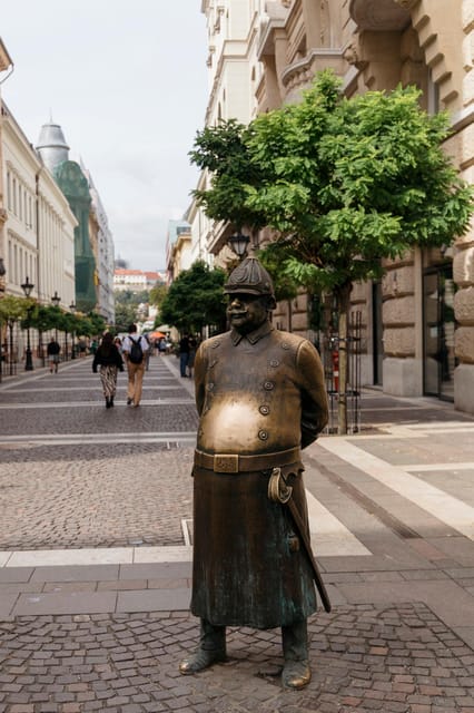 Budapest: Pest Side Walking Tour with Folk Music Performance - Who Should Take This Tour?