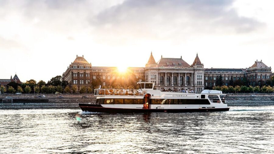 Budapest: Premium Sightseeing Cruise with Tokaj Frizzante - The Itinerary: What You’ll See and Experience
