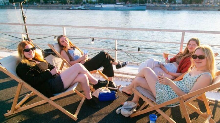 Budapest: Sip & Sail Danube Cruise with Prosecco Cocktails - Detailed Itinerary Breakdown