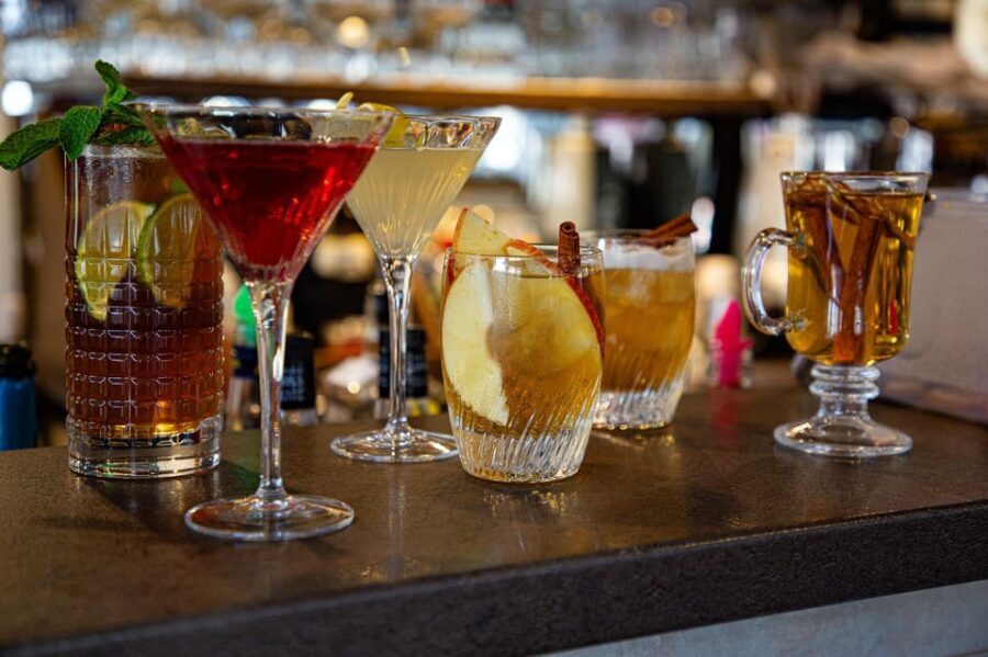 Budapest: Sunset Cruise with 2 Cocktails - Detailed Breakdown of the Cruise Route