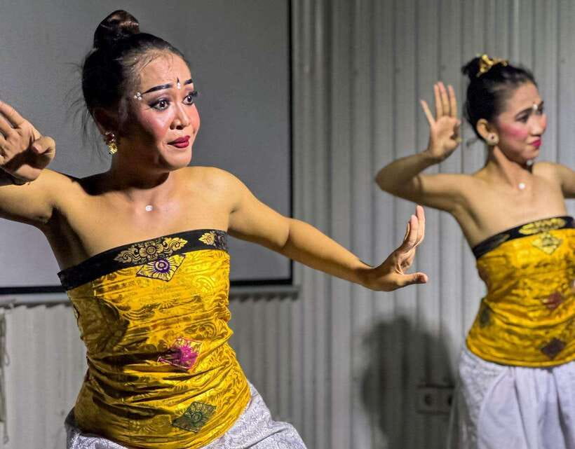 Canggu: Deaf Dancer Show with Dinner - The Itinerary Breakdown