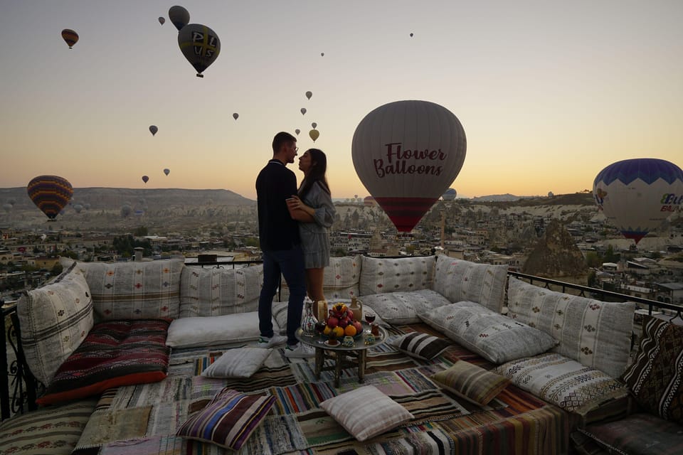 Cappadocia: Terrace Photo Spot With Balloon Flight View - The Itinerary Breakdown