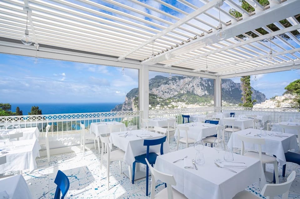 Capri: Premium Small Group Pizza Making with Drink & Gift - Key Points