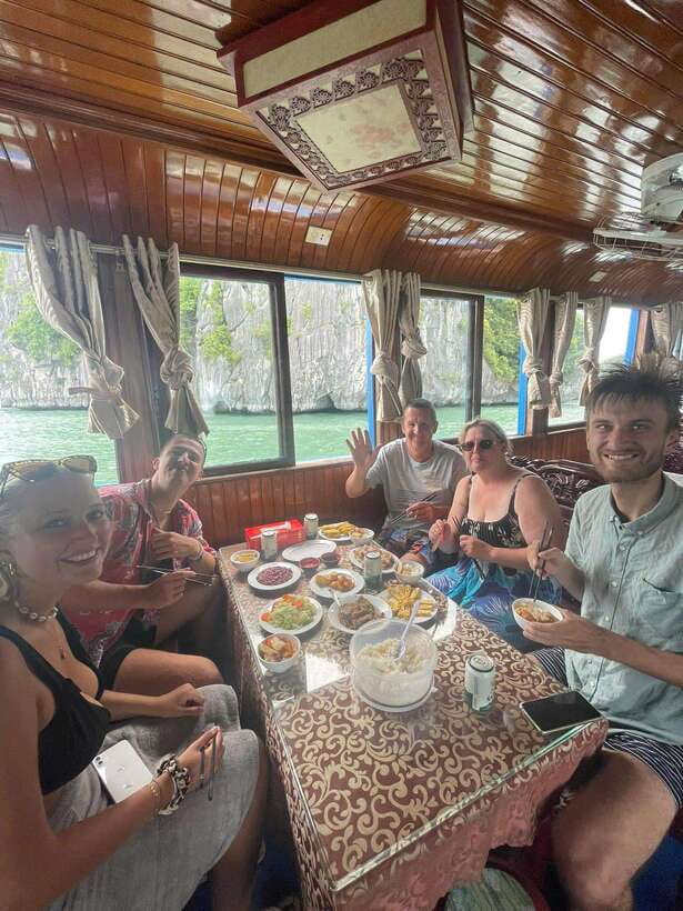 CAT BA ISLAND: FULL DAY SMALL GROUP BOAT TOUR LAN HA BAY - Itinerary Highlights