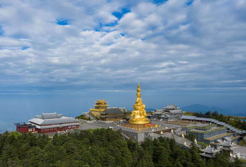 Chengdu: 7-Day Private Tour with Mt.E-mei and Jiuzhaigou - Visiting Leshan and the Giant Buddha