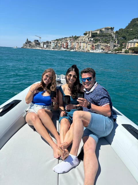 Cinque Terre Giro in Barca 4/8 ore con cibo e bevande - The Itinerary in Detail