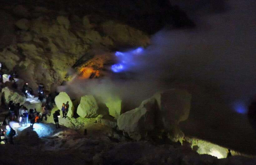 Climbing Ijens Peak: Witness the Spectacular Blue Fire - What to Expect: From Bali to the Volcano