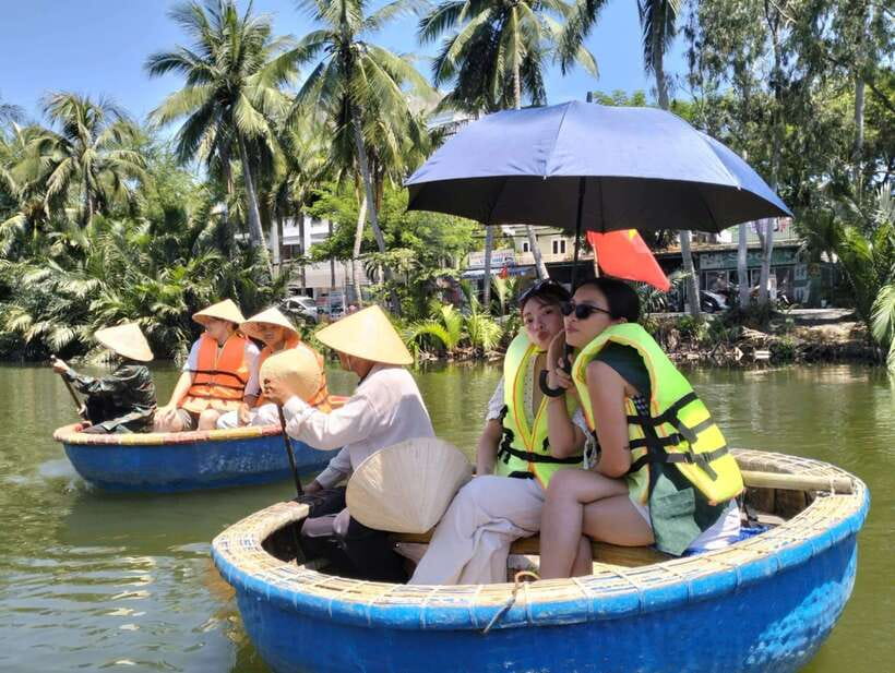 Coconut Boat Rowing in Thanh Dong Village - The Tranquil Basket Boat Ride