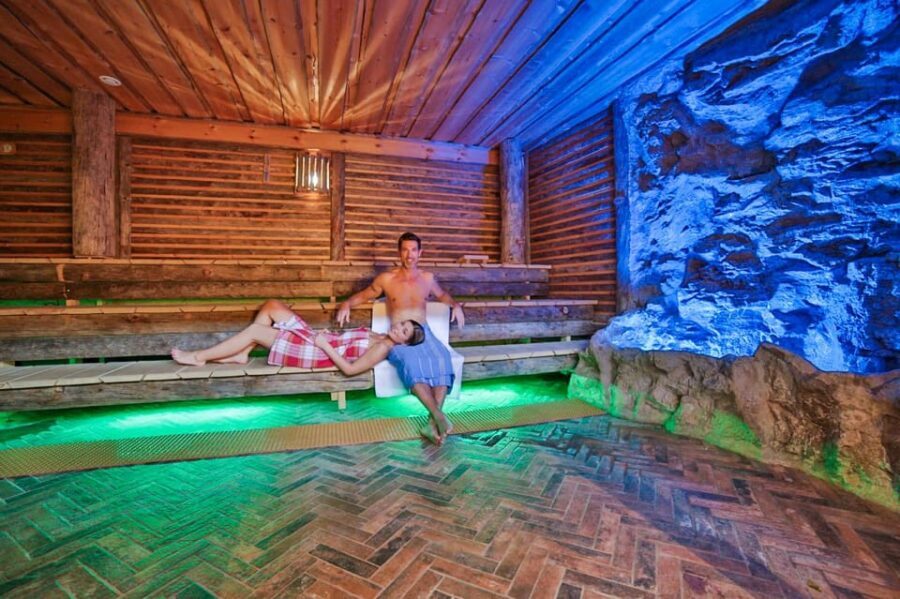 Cologne: 1-day ticket for the Aqualand adventure pool including sauna world - Who Should Consider Visiting Aqualand?