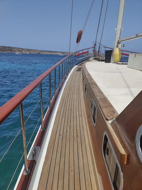 Comino Island , Blue lagoon, Crystal Lagoon & Gozo & Caves - A Closer Look at the Stops
