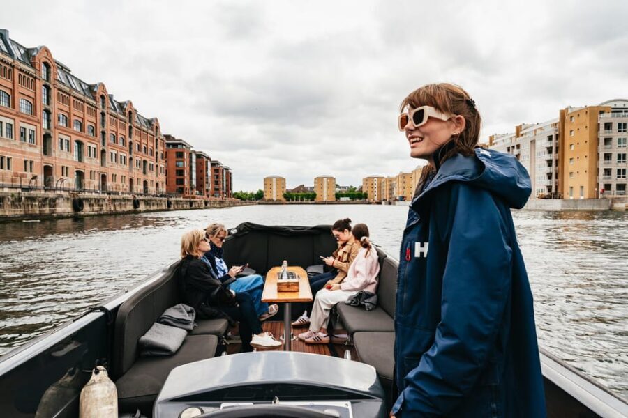 Copenhagen: Old Canals and Hidden Gems Social Boat Tour - Why This Tour Works