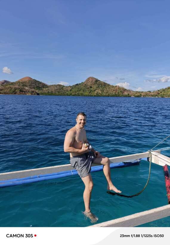Coron Ultimate Tour: 7 Destinations with Lunch & Transfers - Transportation, Guides, and Group Experience