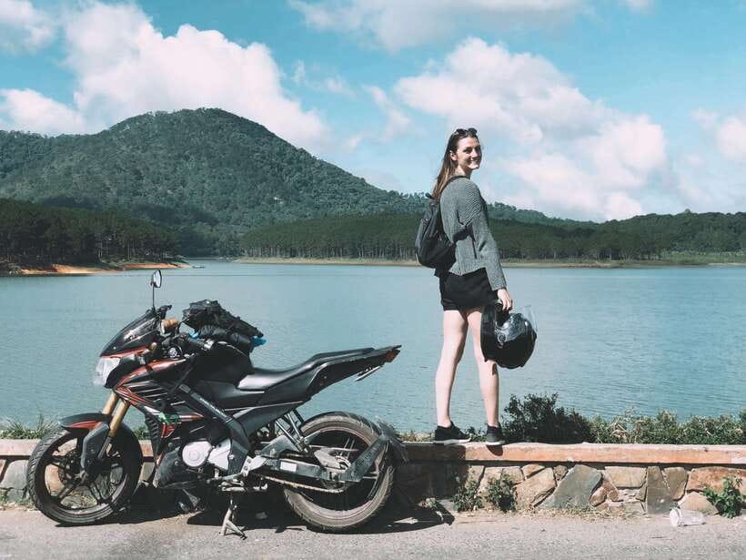 Dalat: MOTORBIKE TOUR TO PONGOUR FALLS- SILK- COFFEE FARM