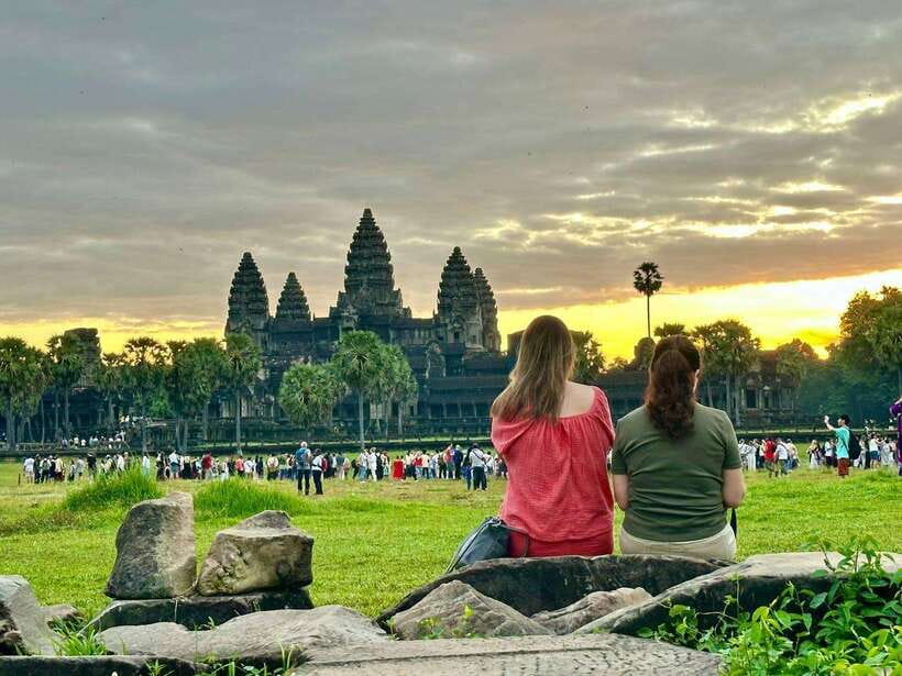 Discover Private Angkor Small Circle Tour - What to Expect During the Day