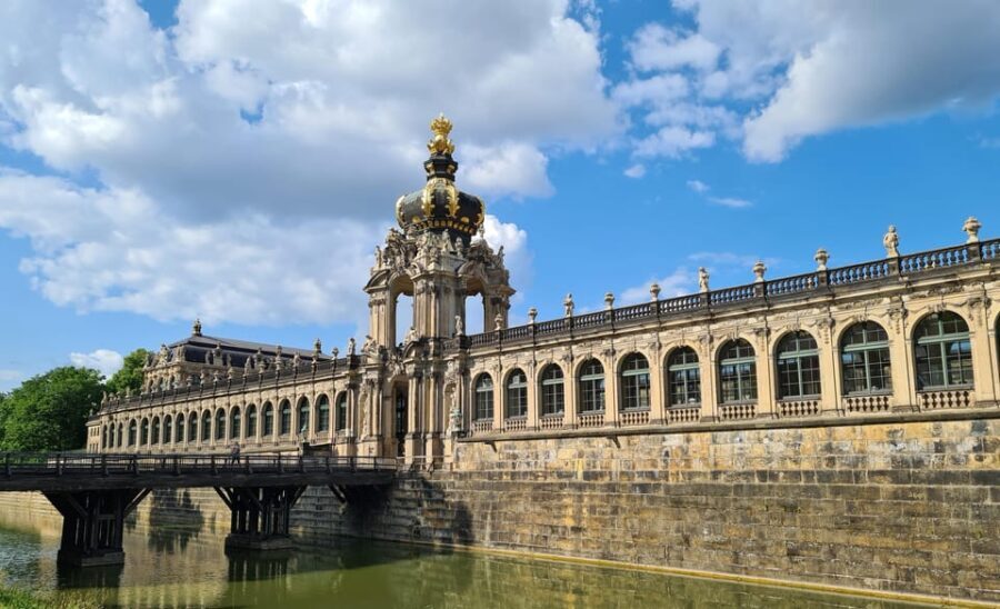 Dresden Sightseeing per Rad mit Guide, Prosecco, Eierschecke - Exploring Dresdens Historic Old Town