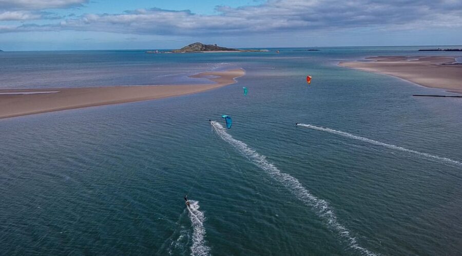 Dublin: Kitesurfing Lesson - Breaking Down the Experience