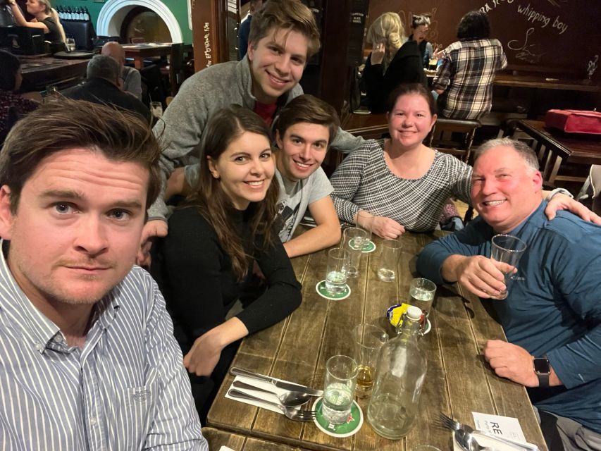 Dublin: Traditional Pub Walking Tour - Food and Atmosphere