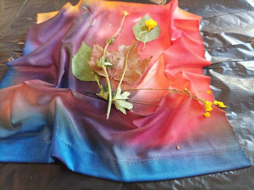 Easy Fabric Dyeing at clothing designer's cozy home - What Makes This Experience Stand Out?