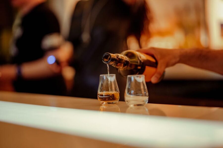 Edinburgh: Johnnie Walker Whisky Explorers Guided Tasting - What to Expect During the 60-Minute Tasting