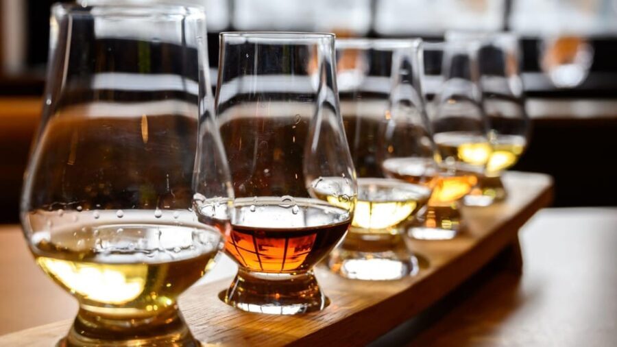 Edinburgh: Stirling Castle, Kelpies, Whisky & Highlands Tour - Whats Included and Whats Not