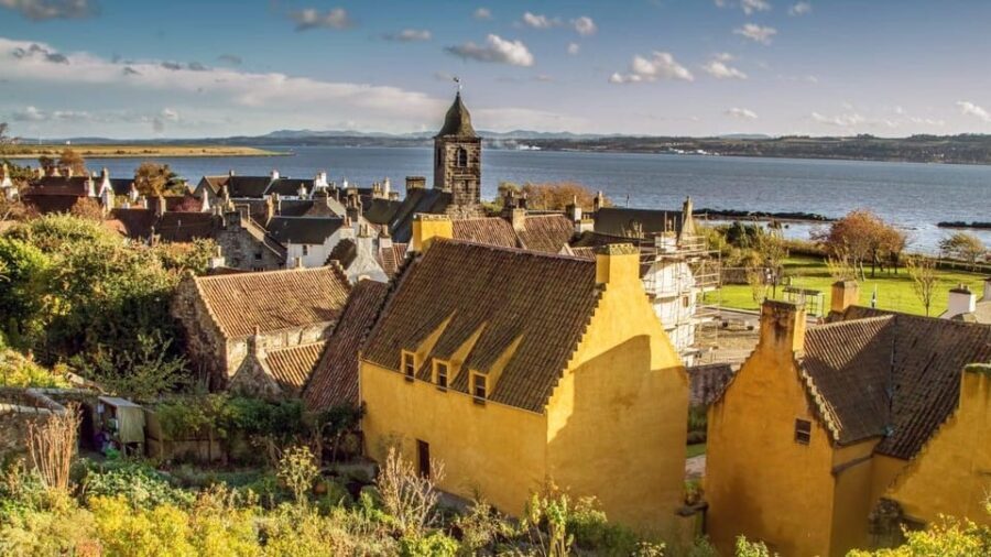 Edinburgh  Top Outlander Highlights Walking Tour - Practical Details and Tips