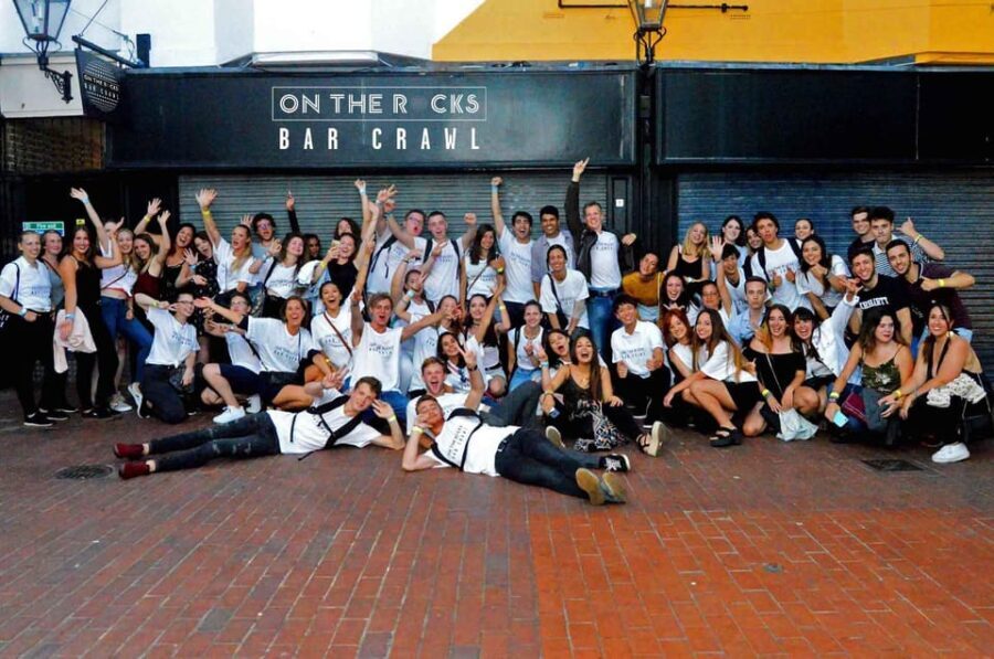 Edinburgh's Best Bar Crawl: Free Shots, Discounts, Photos - Authentic Experiences and Real Feedback