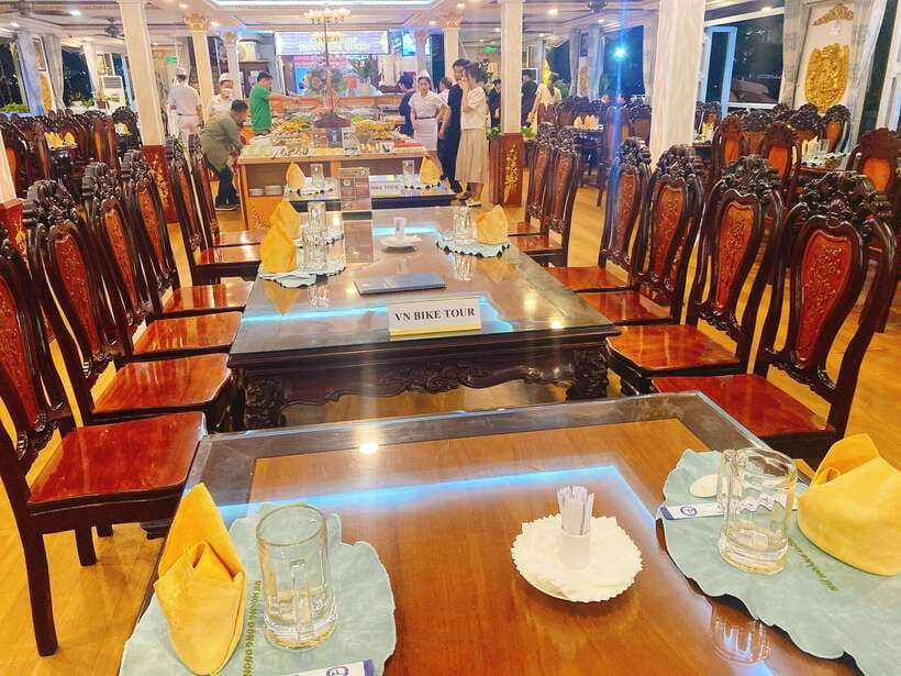 Experience Dinner On Luxury Cruise Along Saigon River - Cruise Highlights and Features