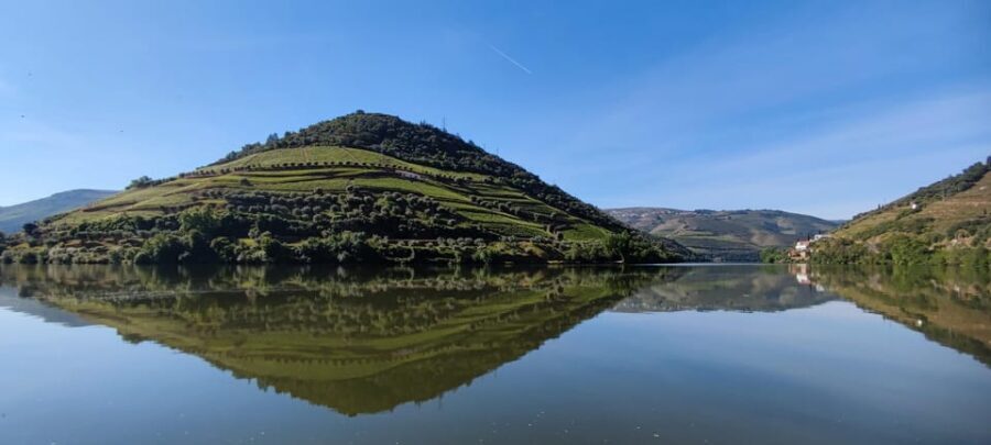Experience in Pinhão: Wine Tasting, Lunch and Rabelo Boat - An In-Depth Look at the Tour Experience
