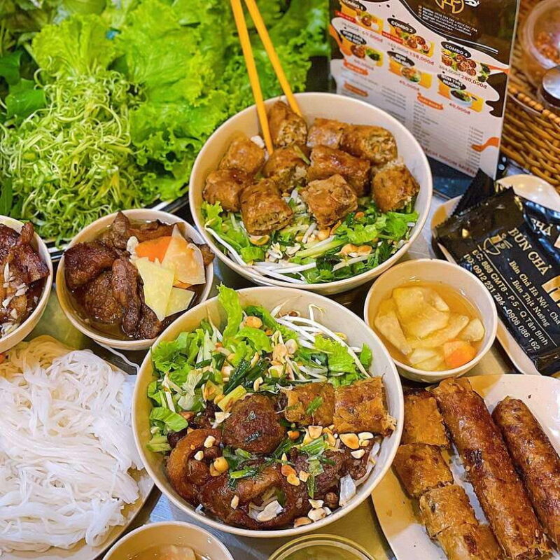 Explore Food Tour, Train Street and Egg Coffee in Capital - Discover the Culinary Delights of Hanoi