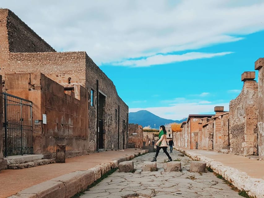 Explore Pompeii: Ruins, Forum & Ancient Villas Unveiled - A Detailed Look at the Itinerary