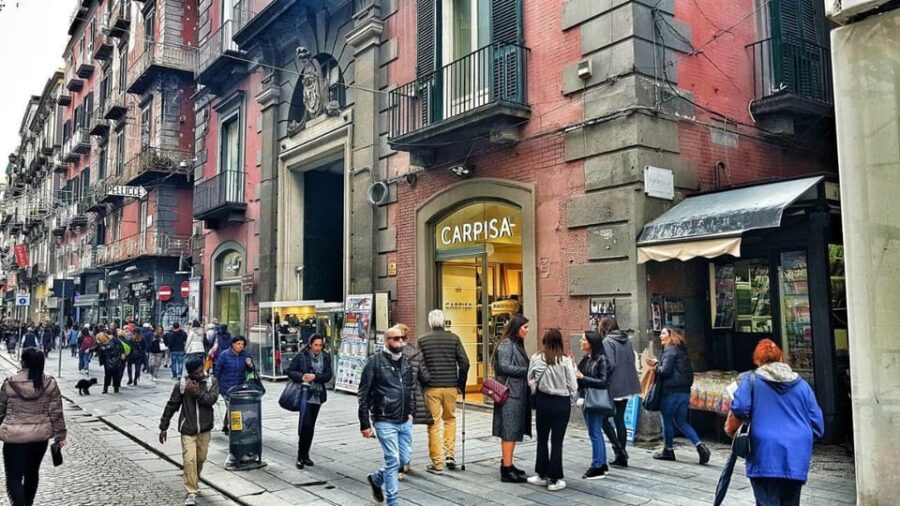 Explore Urban Art in Naples Vibrant Spanish Quarter Streets - Murals Celebrating Local Legends and Everyday Life