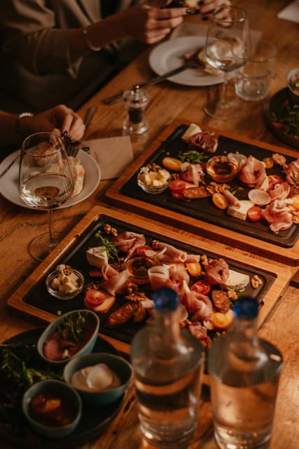 Food and Wine Tasting in Budapest by the Basilica - Why This Tour Works Well