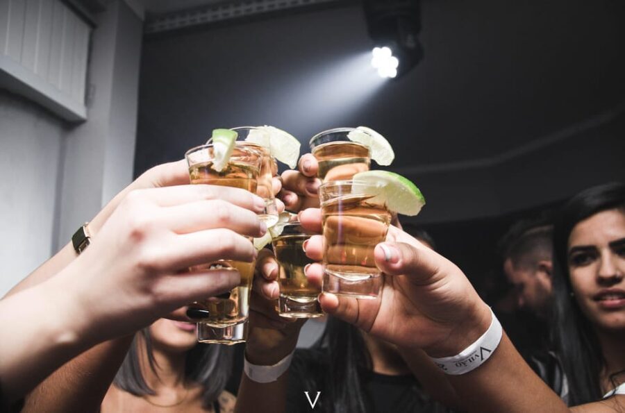 Frankfurt am Main: Night Pub Crawl Shots and Party - The Itinerary Breakdown