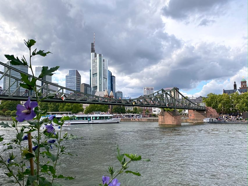 Frankfurt: Discover the heart of Frankfurt - a city tour in German - Detailed Breakdown of the Itinerary