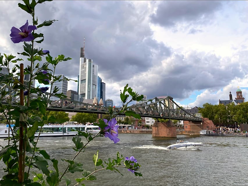 Frankfurt: Discover the heart of Frankfurt - a city tour in Russian - Exploring the Itinerary in Detail