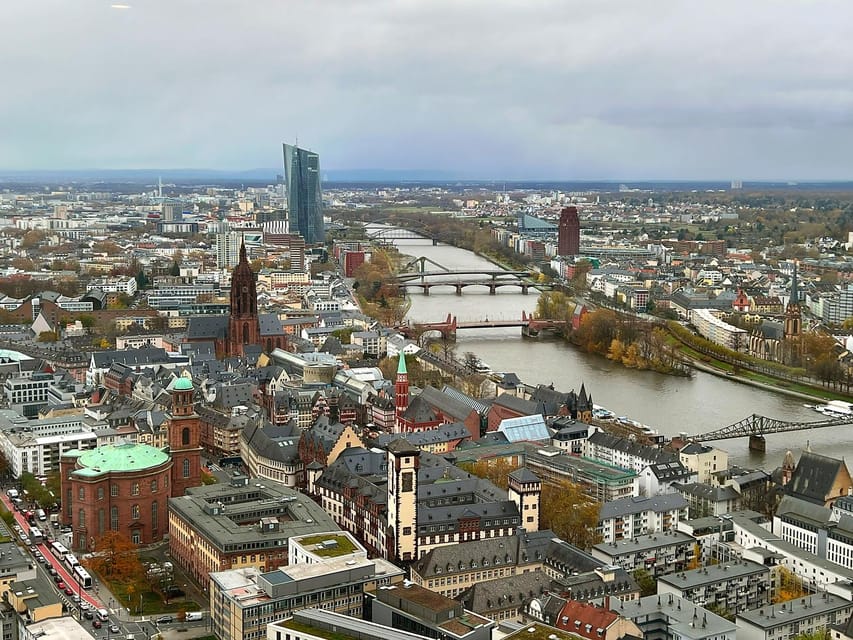 Frankfurt: Walking tour in German in private - just for you and your friends - Final thoughts