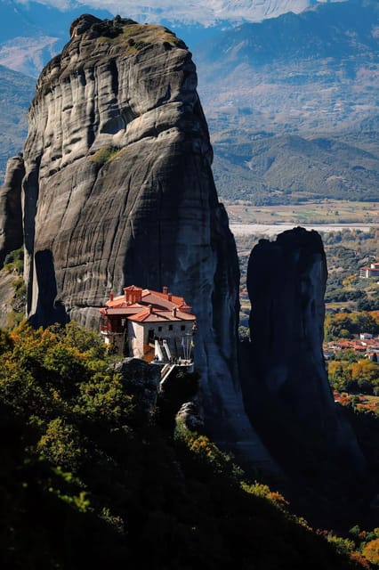 From Athens: 2-Day Delphi and Meteora Chinese Tour Guide - What Makes This Tour Stand Out?