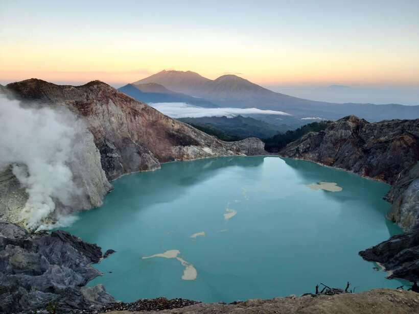 FROM BALI : MOUNT IJEN TOURS 1D1N - The Ascent: Trekking to Kawah Ijen