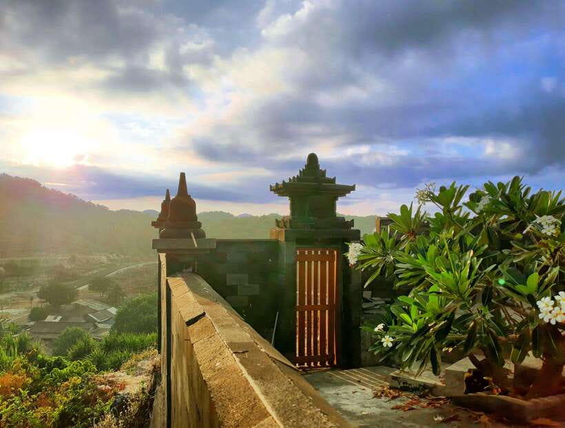 From Bali - Yogyakarta: 8-Days Bali - Java Tour Explore - Visiting with a Guide: Why It Matters