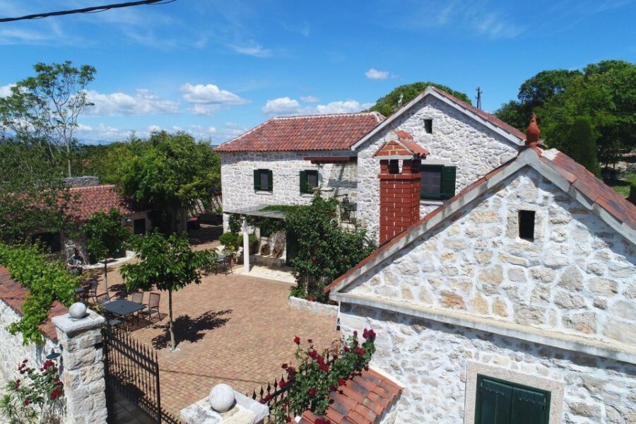 From Biograd: Wine and Olive Oil Tasting in Ranjevia Dvori - The Itinerary in Detail