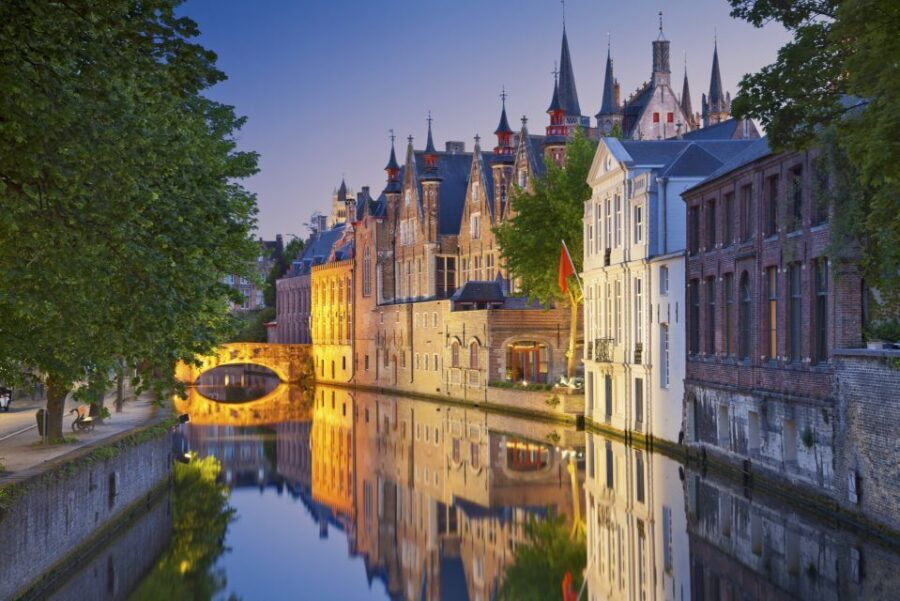 From Brussels: Bruges Day Trip with Boat Tour Option (ES) - Free Time and Optional Boat Tour