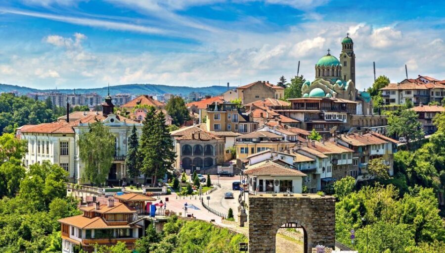 From Bucharest: Full-Day Trip to Bulgaria - Transportation and Group Dynamics