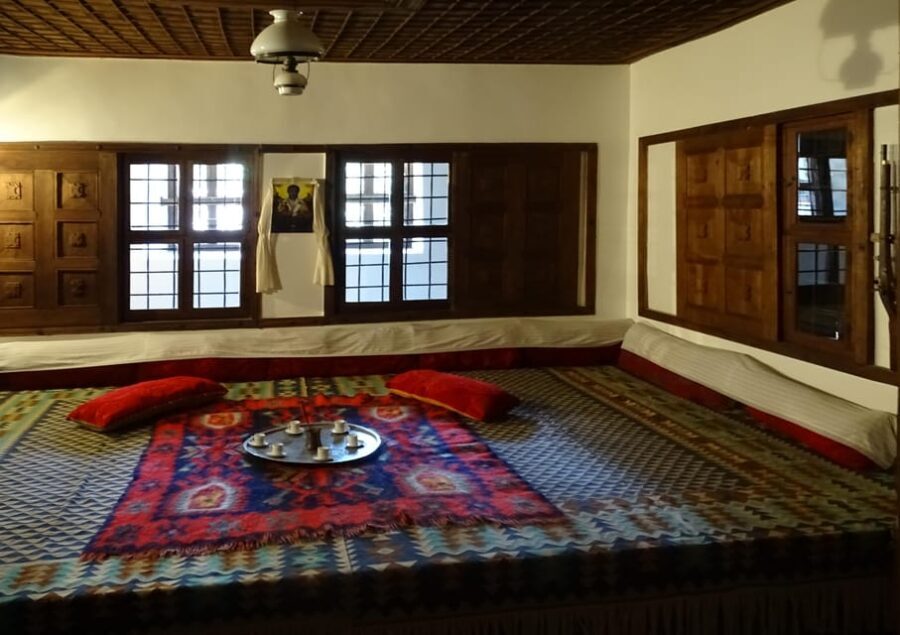 From Bucharest: Private Tour to Veliko Tarnovo and Arbanasi - Analyzing the Value