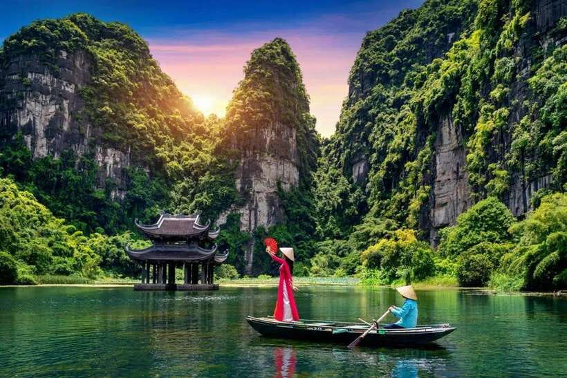 From Hanoi: Trang An, Hoa Lu & Mua Cave Full-Day Luxury Tour - Hoa Lu Ancient Capital