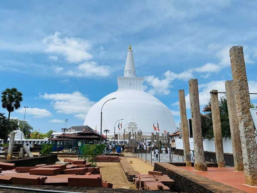 From Kandy: Anuradhapura Day Trip with Lunch - Who Is This Tour Best For?