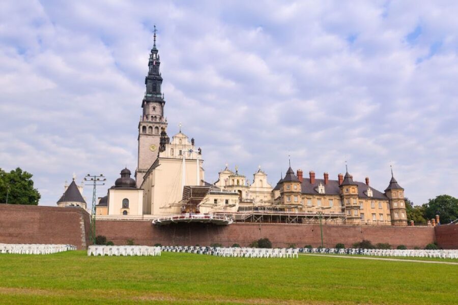 From Kraków: Czstochowa & agiewniki Pilgrim Sites Tour - The Divine Mercy Sanctuary in Lagiewniki